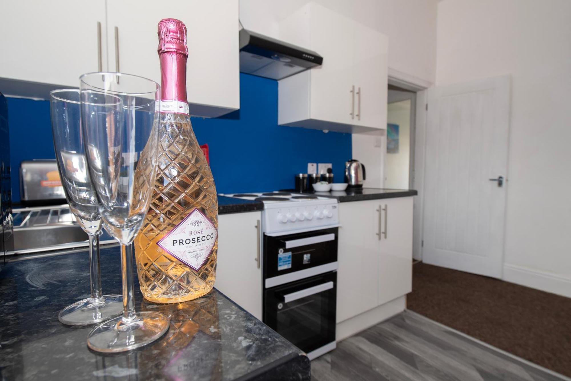 Versatile Cozy & Spacious Comfort Hull Apartments Kingston upon Hull Exterior photo