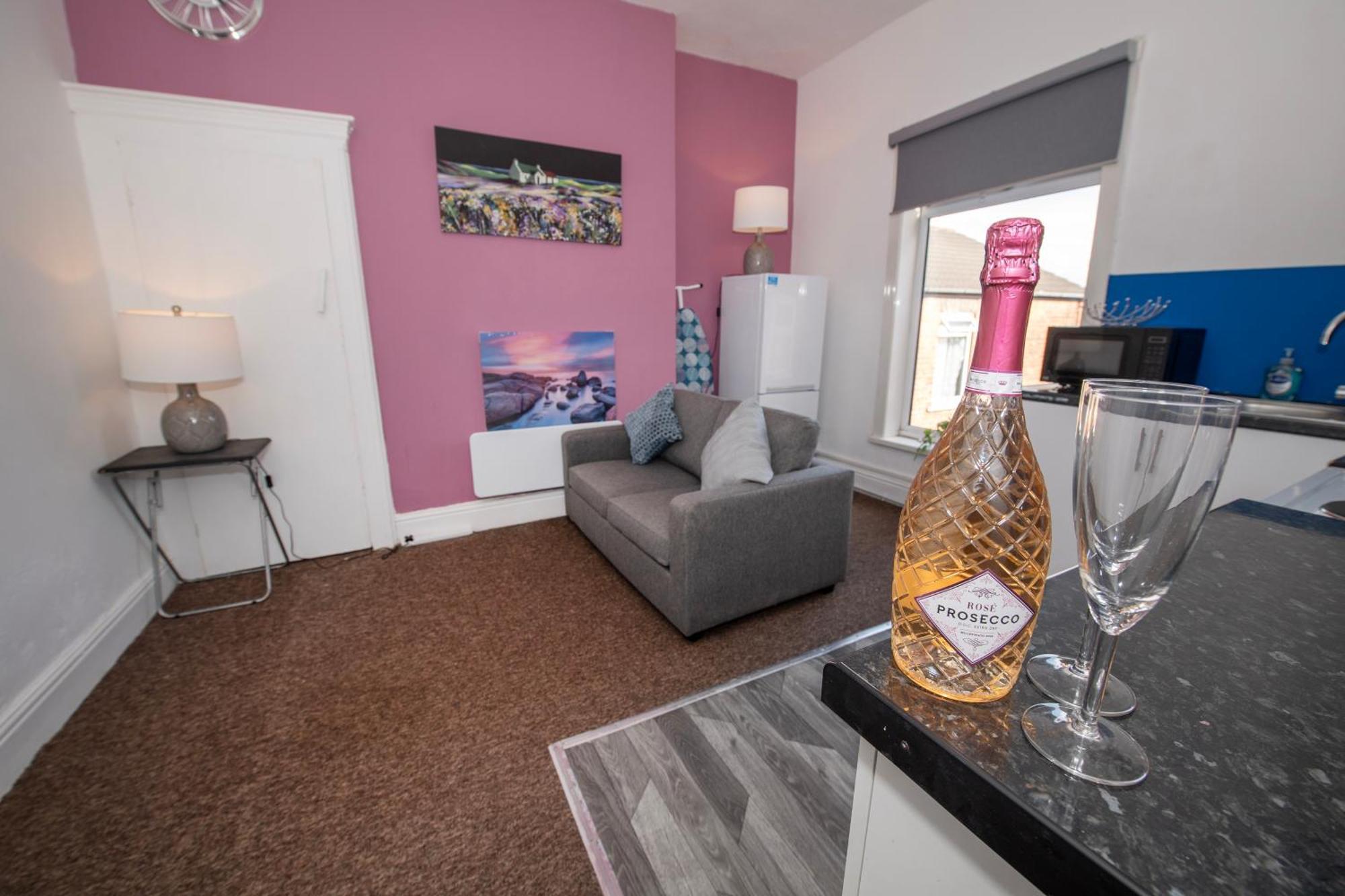 Versatile Cozy & Spacious Comfort Hull Apartments Kingston upon Hull Exterior photo